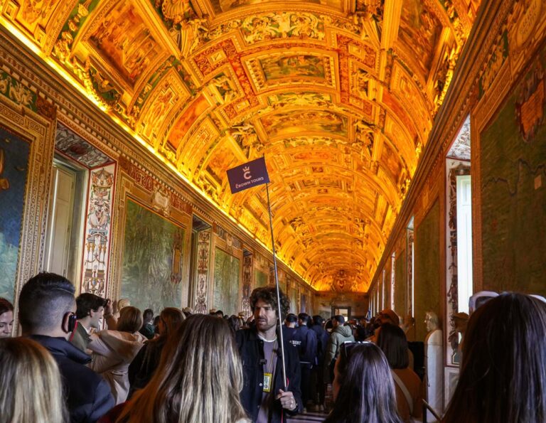 crown tours in the vatican