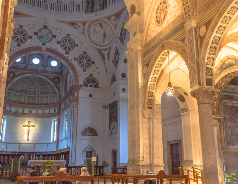 Interior view of the apse altar at Santa Maria delle Grazie Milan